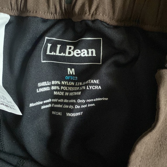 LL BEAN comfort cycling skort.   Size medium.  NWT.  Chocolate brown coloured. - Picture 3 of 5